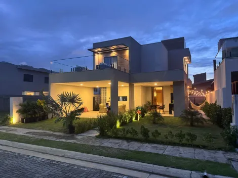 Casa com 4 Su�tes e Varanda Gourmet � venda no Condom�nio Vista Lagoa
