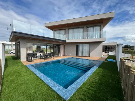 Casa com 4 Su�tes e Piscina com �rea gourmet e Rooftop � venda no Cond Reserva Porangatu