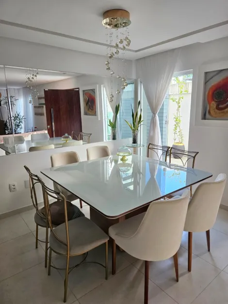 Casa Tr�plex com 4 Quartos e RoofTop � venda no Antares