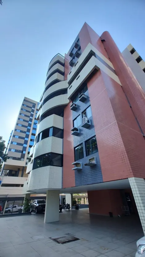 Apartamento com 3 Quartos e Varanda em andar alto � venda no Vera Arruda.