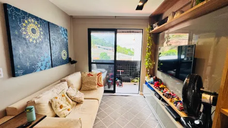 Apartamento Mobiliado com 3 Quartos e Varanda � Venda no Cond. Leste Oeste