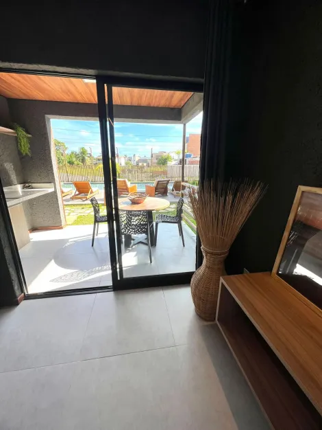Apartamento Studio Mobiliado com Varanda Gourmet � venda no Gamboa Patacho