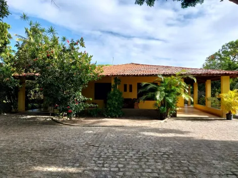 Casa com 3 Quartos e Piscina � venda no Condom�nio Bosque Rio Mar