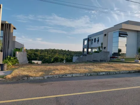Terreno com 688m� � venda no Condom�nio Green Park em Guaxuma