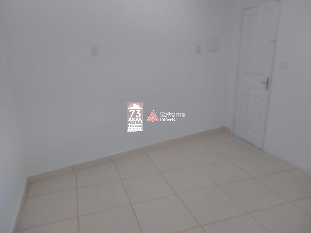 Alugar Casa / Padr&atilde;o em S&atilde;o Jos&eacute; dos Campos R$ 1.700,00 - Foto 8