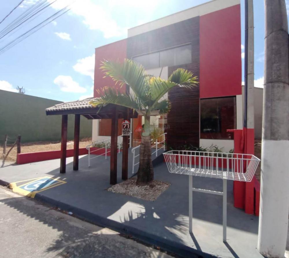Alugar Comercial / Loja em Pindamonhangaba R$ 4.000,00 - Foto 1