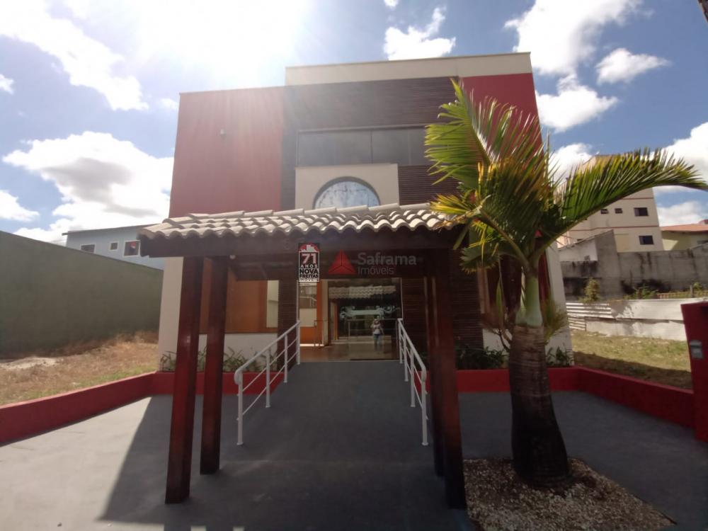 Alugar Comercial / Loja em Pindamonhangaba R$ 4.000,00 - Foto 2