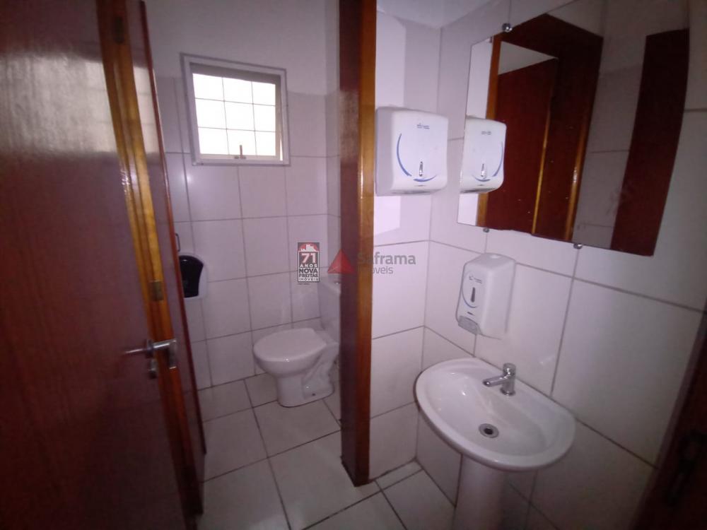 Alugar Comercial / Loja em Pindamonhangaba R$ 4.000,00 - Foto 17