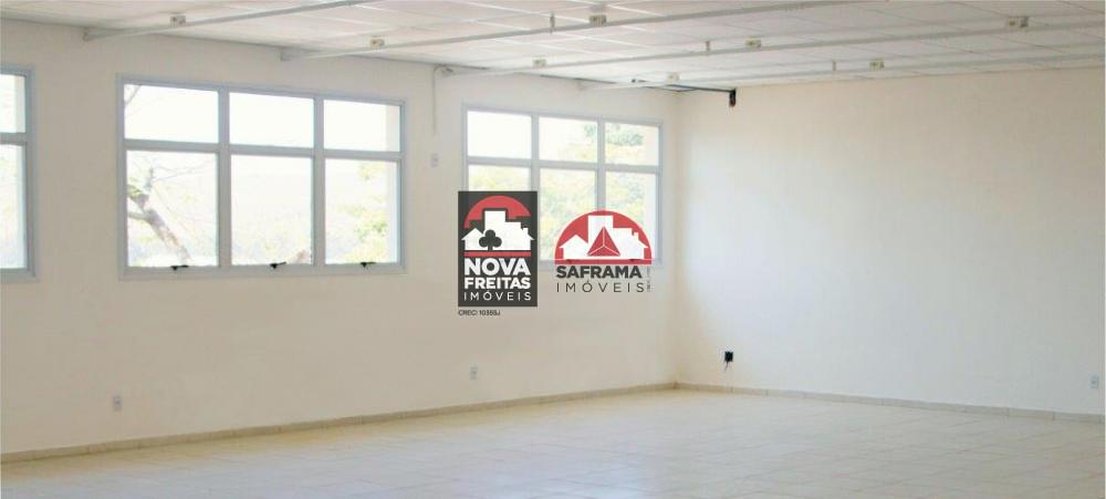 Alugar Comercial / P&aacute;tio Mantiqueira em Cruzeiro R$ 3.554,65 - Foto 7