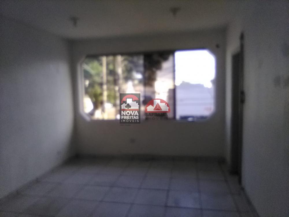 Alugar Comercial / Sala em S&atilde;o Jos&eacute; dos Campos R$ 800,00 - Foto 2