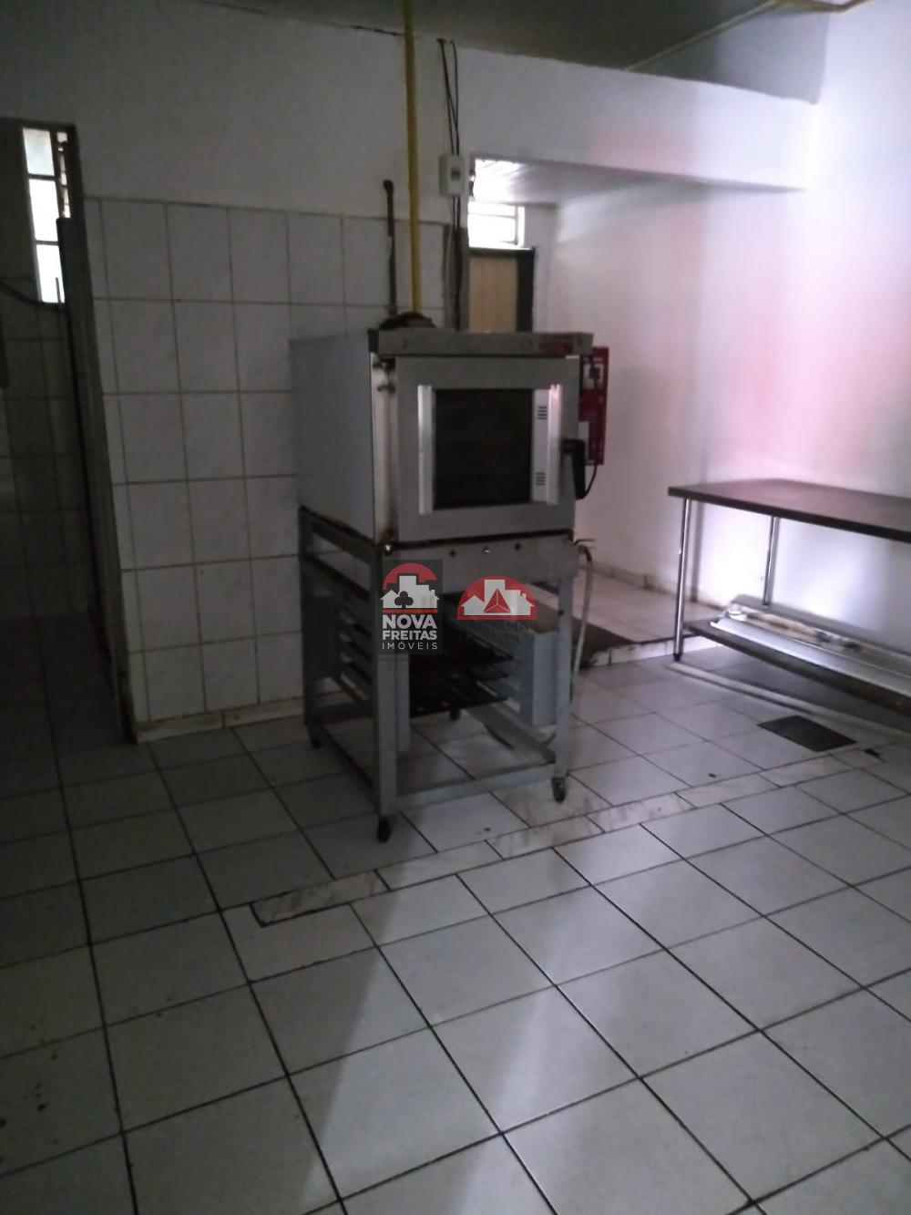 Alugar Comercial / Loja em S&atilde;o Jos&eacute; dos Campos R$ 3.800,00 - Foto 17