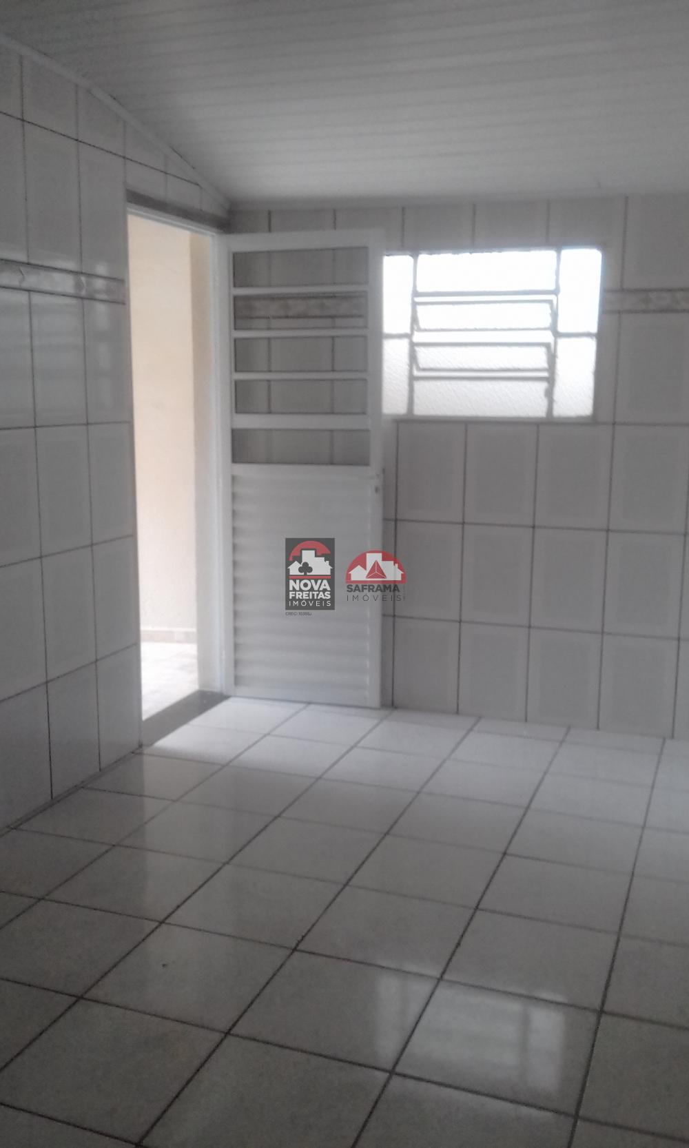 Alugar Casa / Padr&atilde;o em S&atilde;o Jos&eacute; dos Campos R$ 1.500,00 - Foto 5