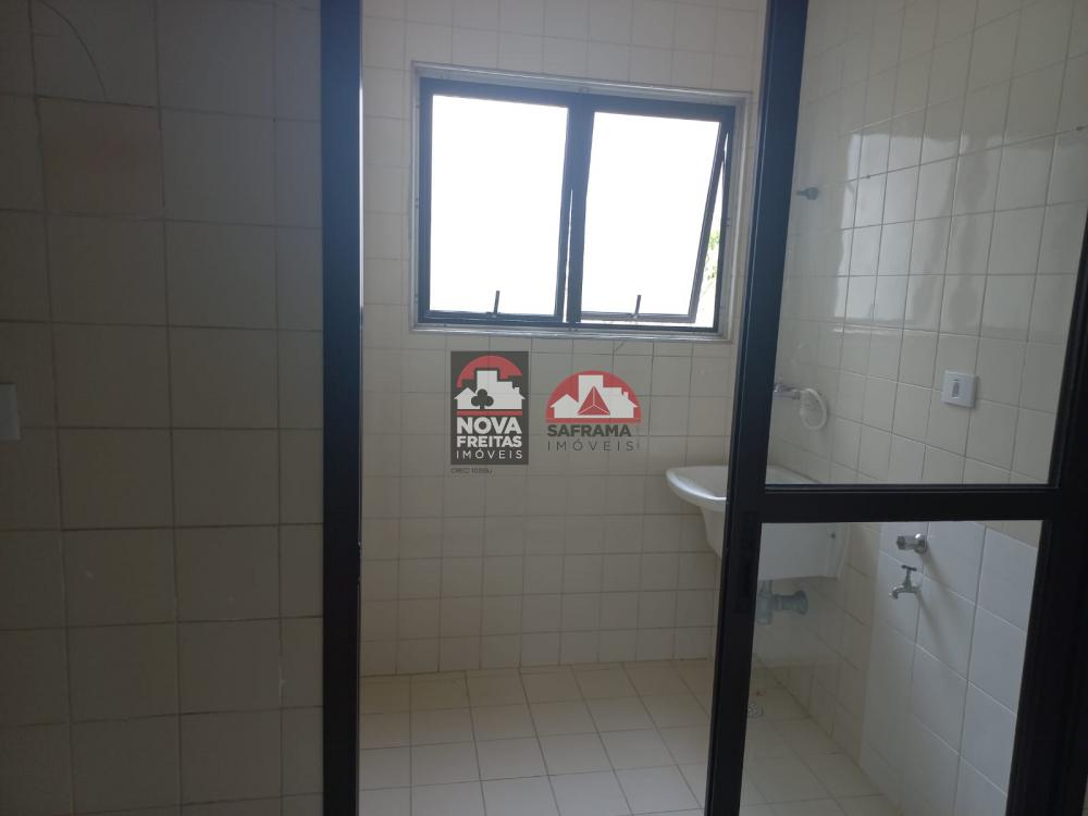 Alugar Apartamento / Padr&atilde;o em S&atilde;o Jos&eacute; dos Campos R$ 2.200,00 - Foto 7