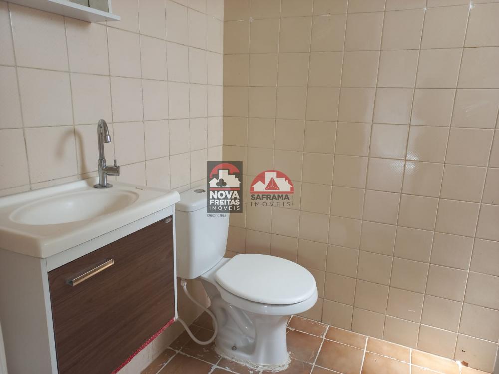 Alugar Apartamento / Padr&atilde;o em S&atilde;o Jos&eacute; dos Campos R$ 2.200,00 - Foto 8