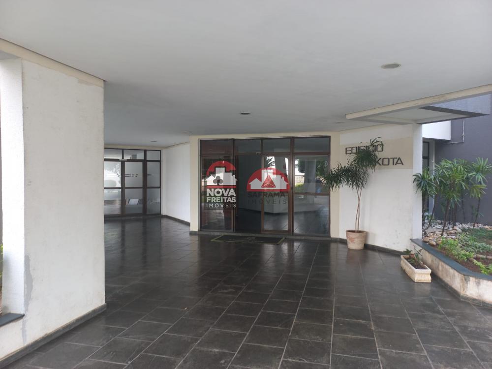 Alugar Apartamento / Padr&atilde;o em S&atilde;o Jos&eacute; dos Campos R$ 2.200,00 - Foto 9