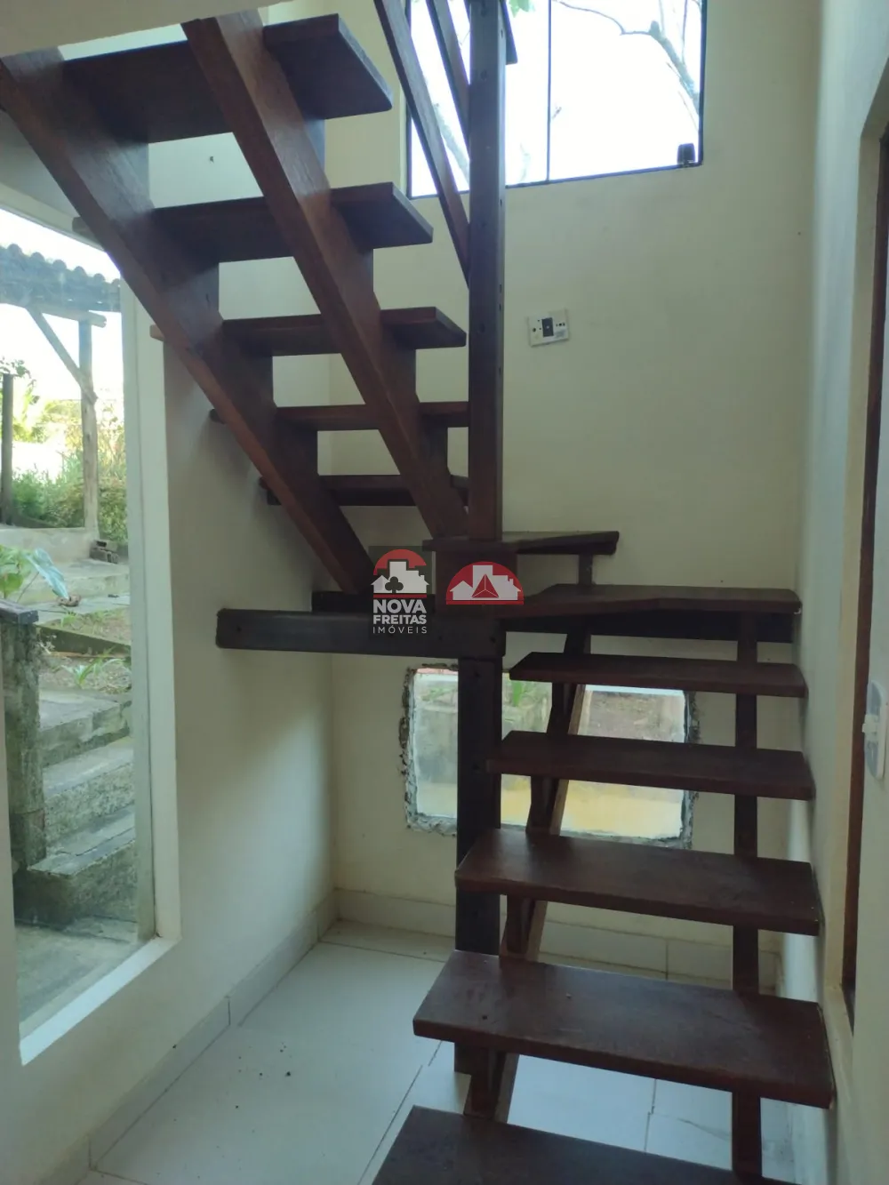 Alugar Casa / Padr&atilde;o em Caraguatatuba R$ 2.500,00 - Foto 2