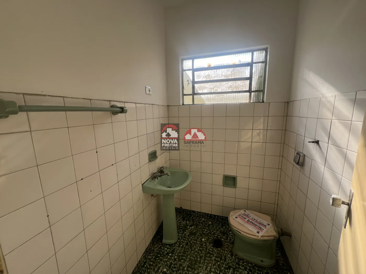 Alugar Comercial / Casa em S&atilde;o Jos&eacute; dos Campos R$ 1.800,00 - Foto 8