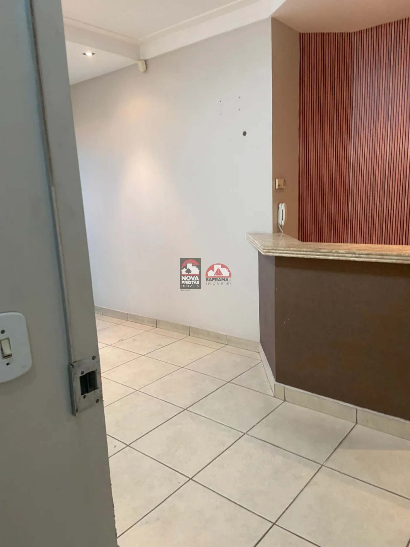 Alugar Comercial / Sala em S&atilde;o Jos&eacute; dos Campos R$ 1.700,00 - Foto 3