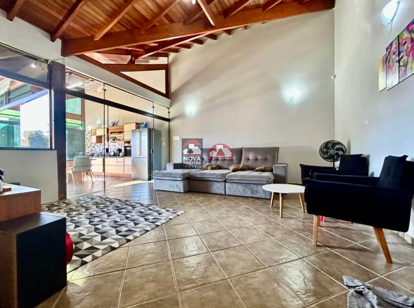 Alugar Casa / Padr&atilde;o em Pindamonhangaba R$ 3.000,00 - Foto 3