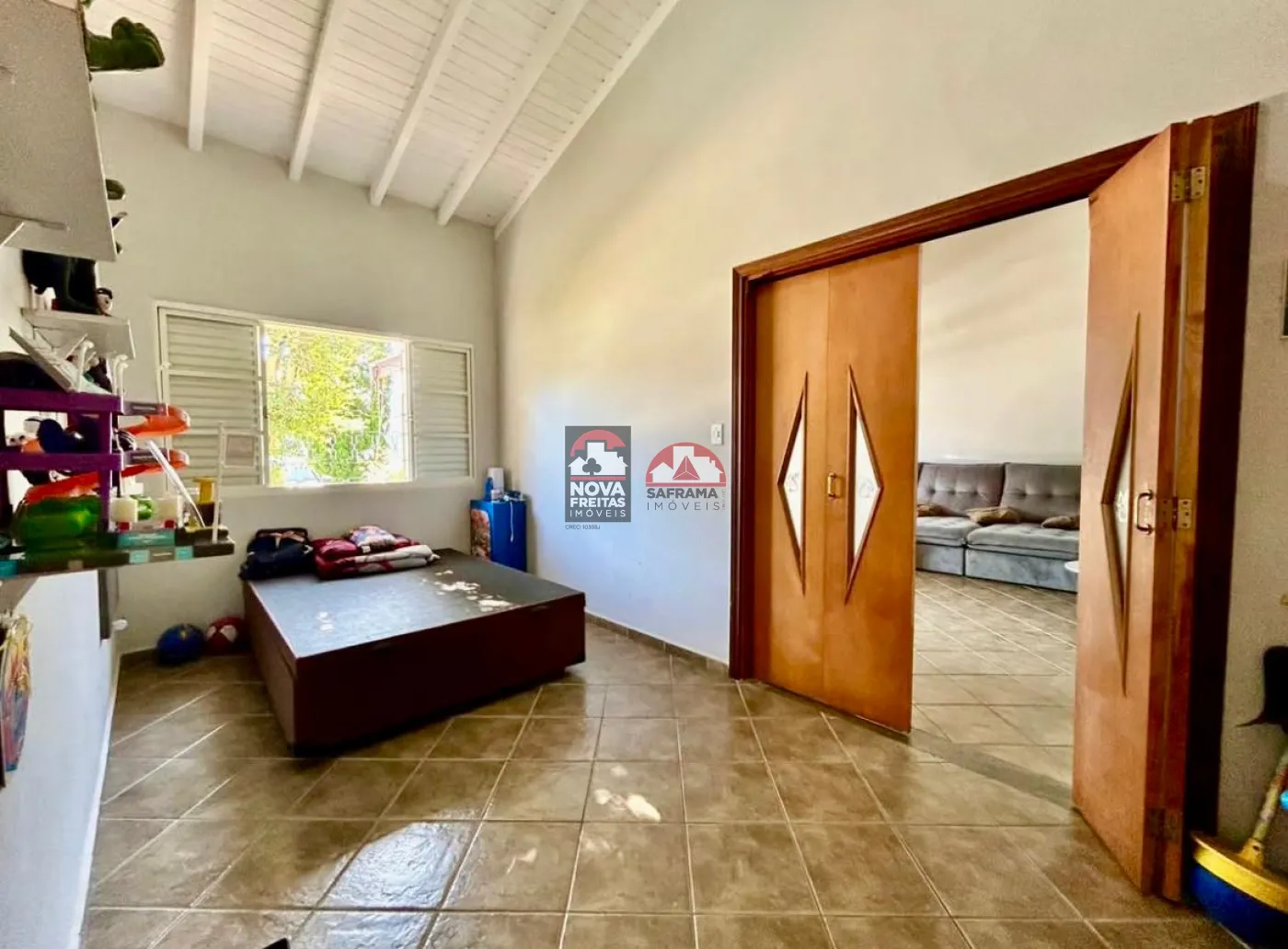 Alugar Casa / Padr&atilde;o em Pindamonhangaba R$ 3.000,00 - Foto 4