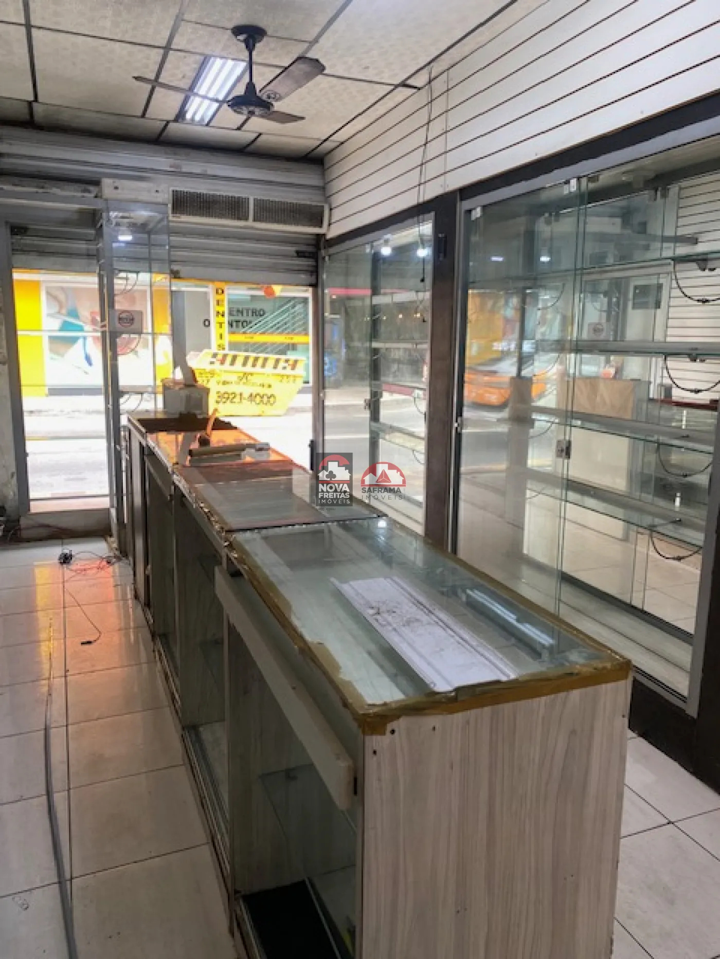 Alugar Comercial / Loja em S&atilde;o Jos&eacute; dos Campos R$ 2.000,00 - Foto 3