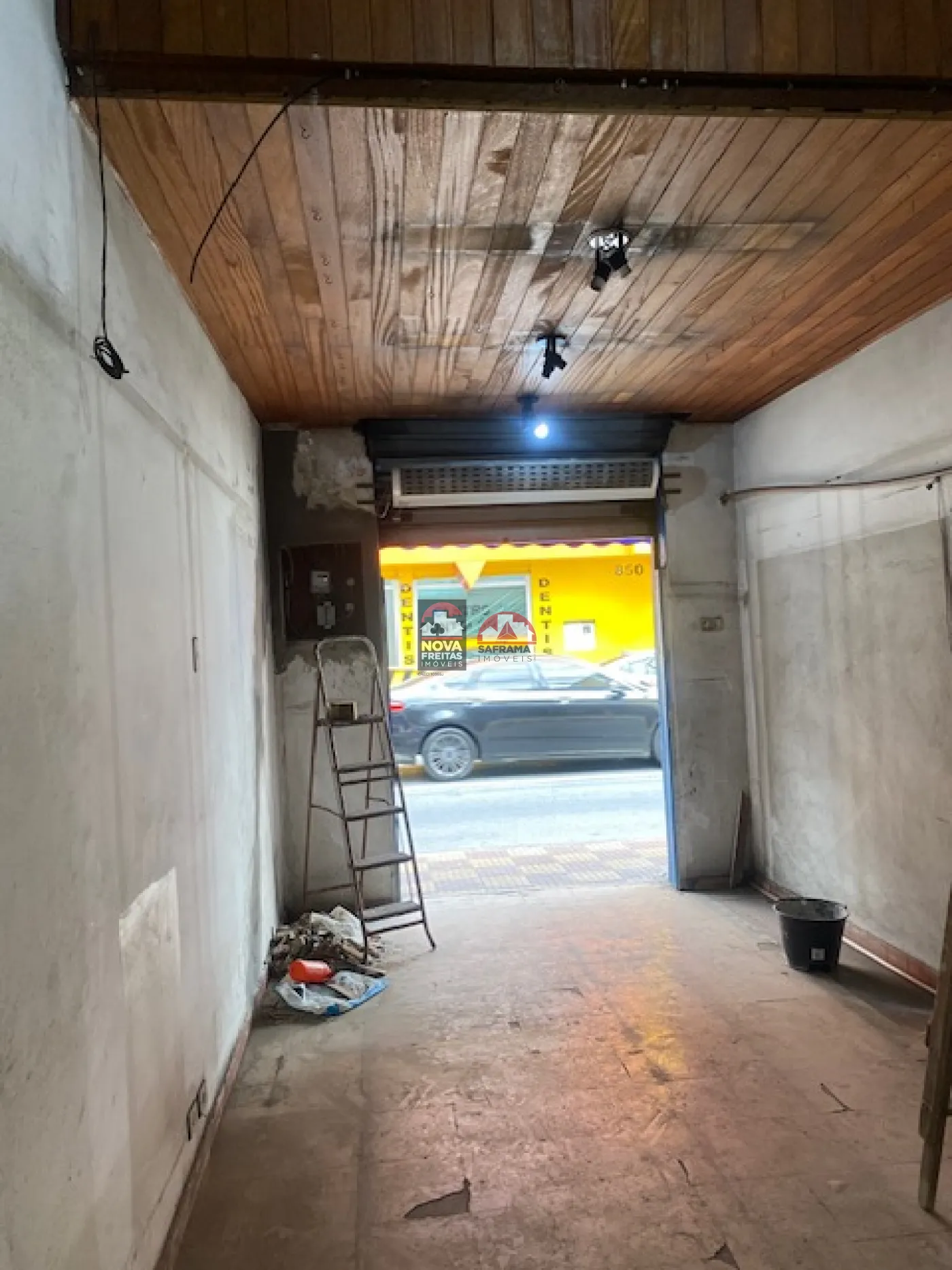 Alugar Comercial / Loja em S&atilde;o Jos&eacute; dos Campos R$ 2.000,00 - Foto 2