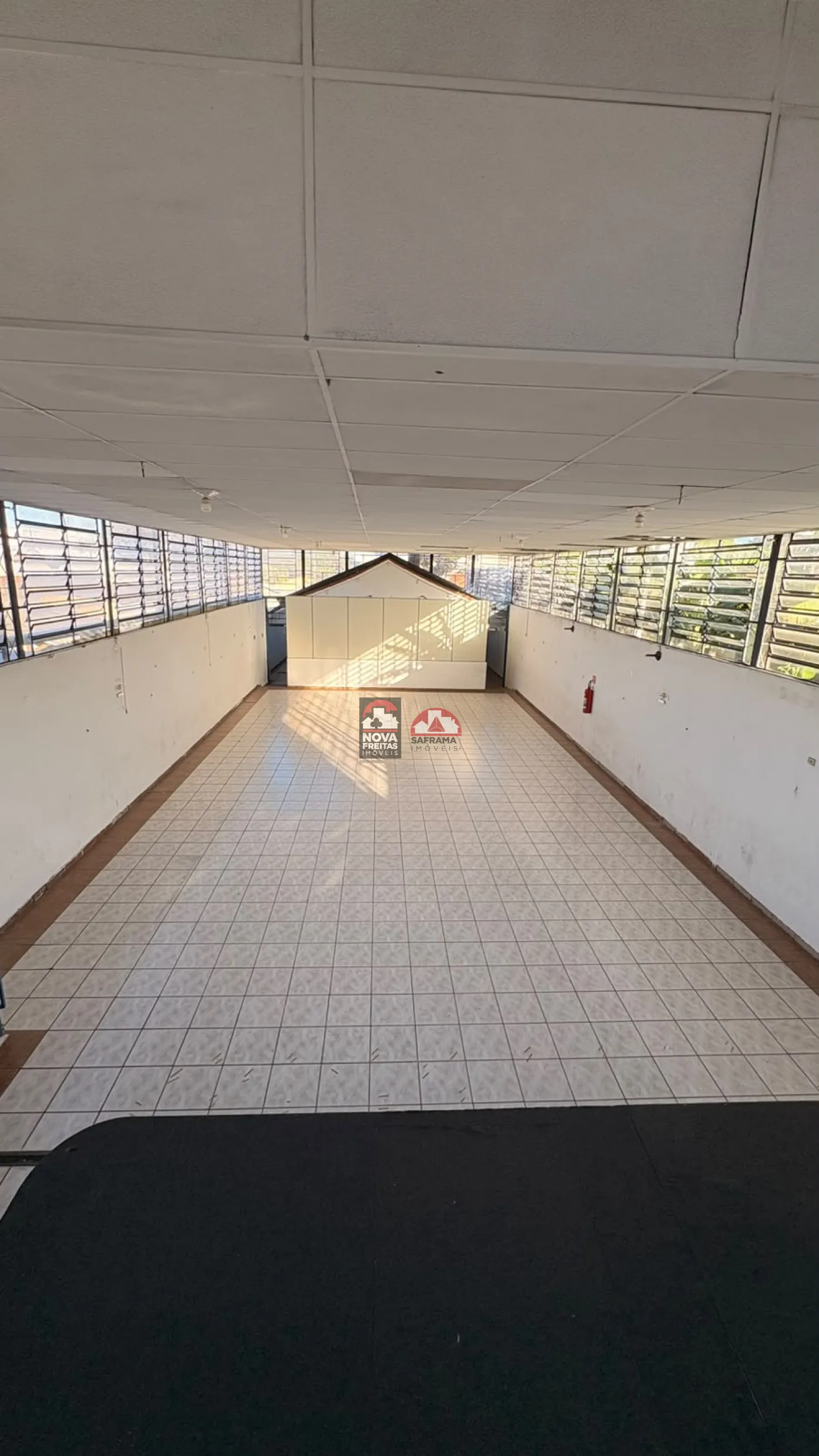 Alugar Comercial / Galp&atilde;o em S&atilde;o Jos&eacute; dos Campos R$ 10.000,00 - Foto 20