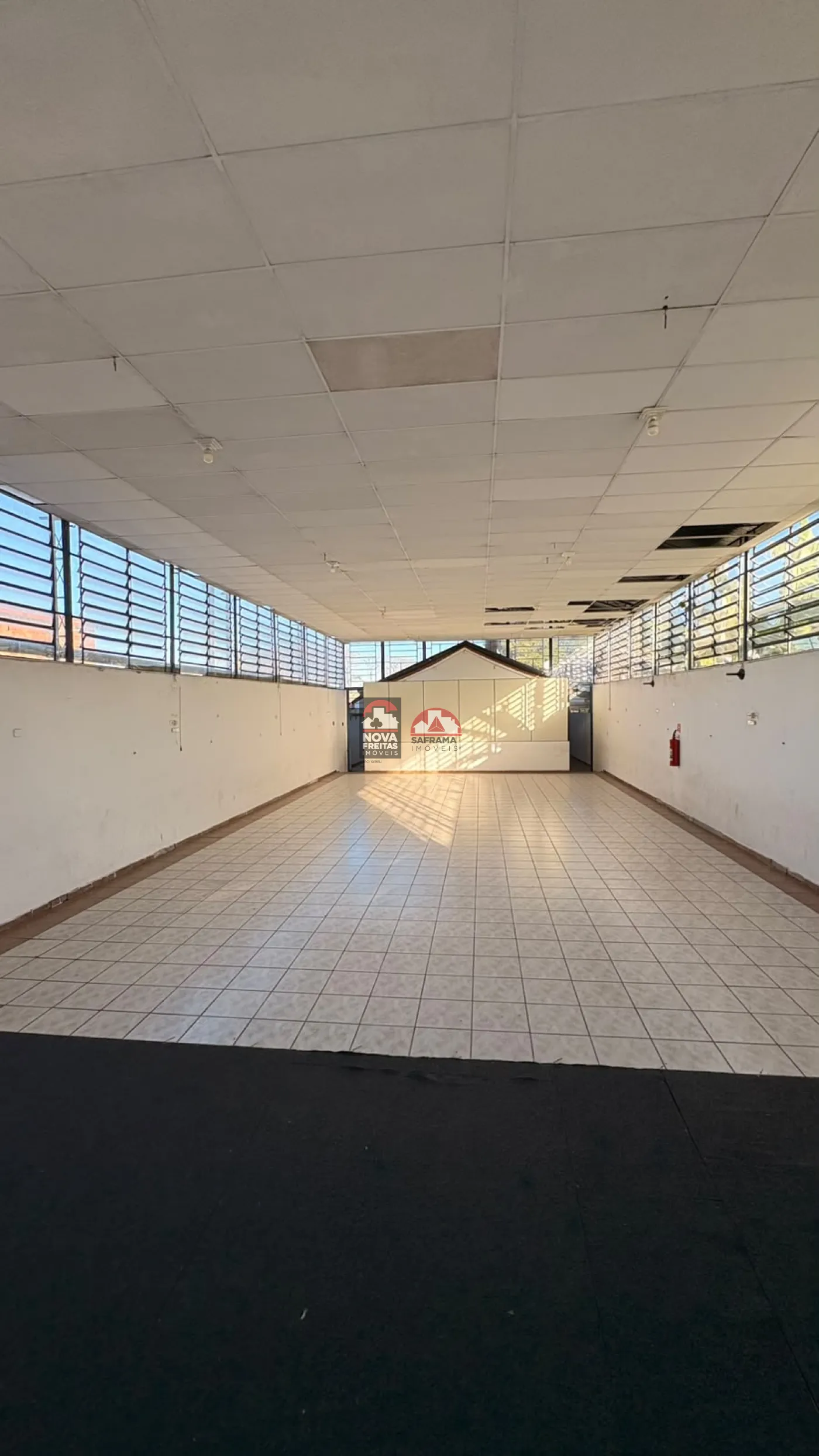 Alugar Comercial / Galp&atilde;o em S&atilde;o Jos&eacute; dos Campos R$ 10.000,00 - Foto 23