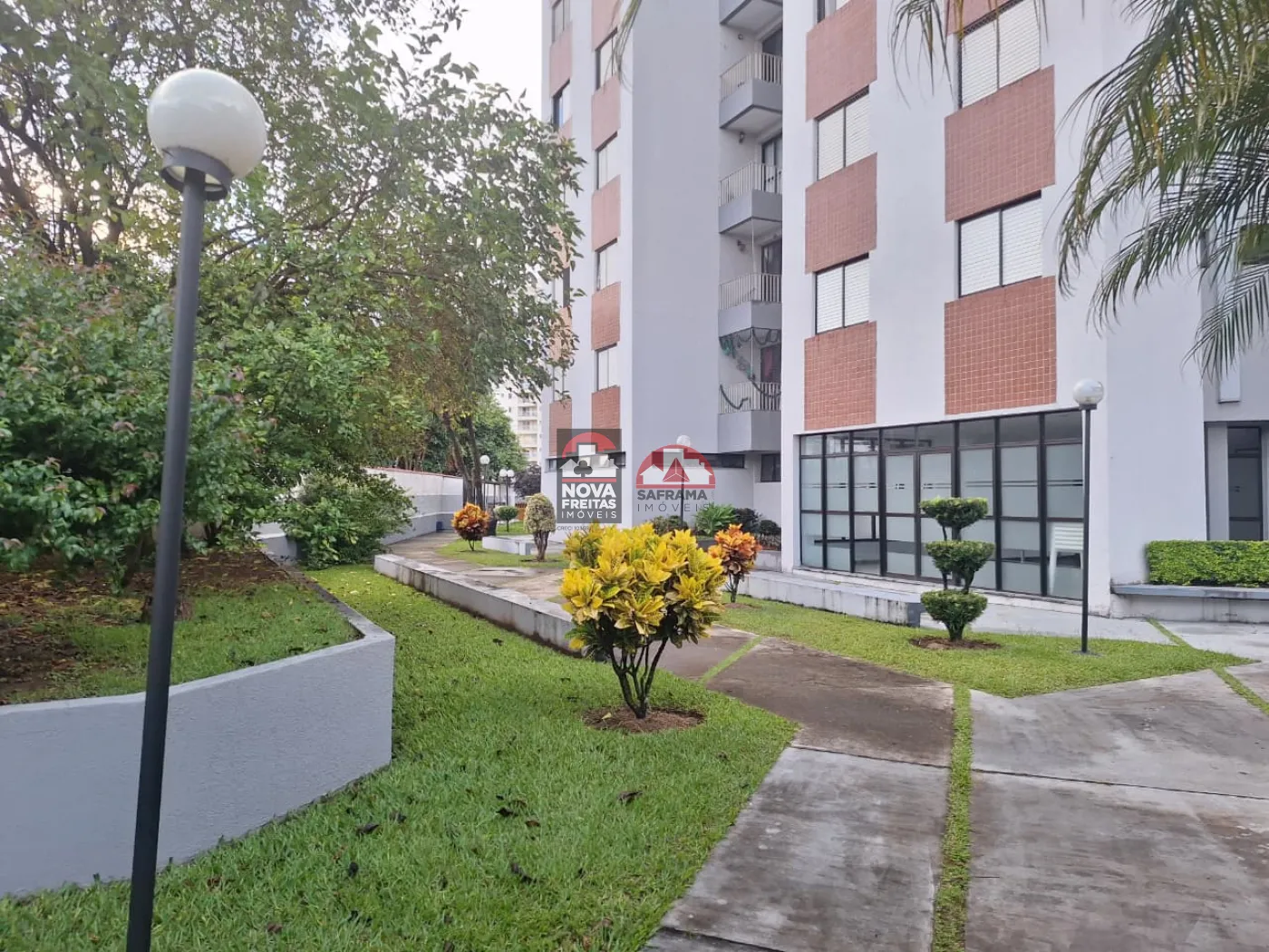 Alugar Apartamento / Padr&atilde;o em S&atilde;o Jos&eacute; dos Campos R$ 1.800,00 - Foto 5