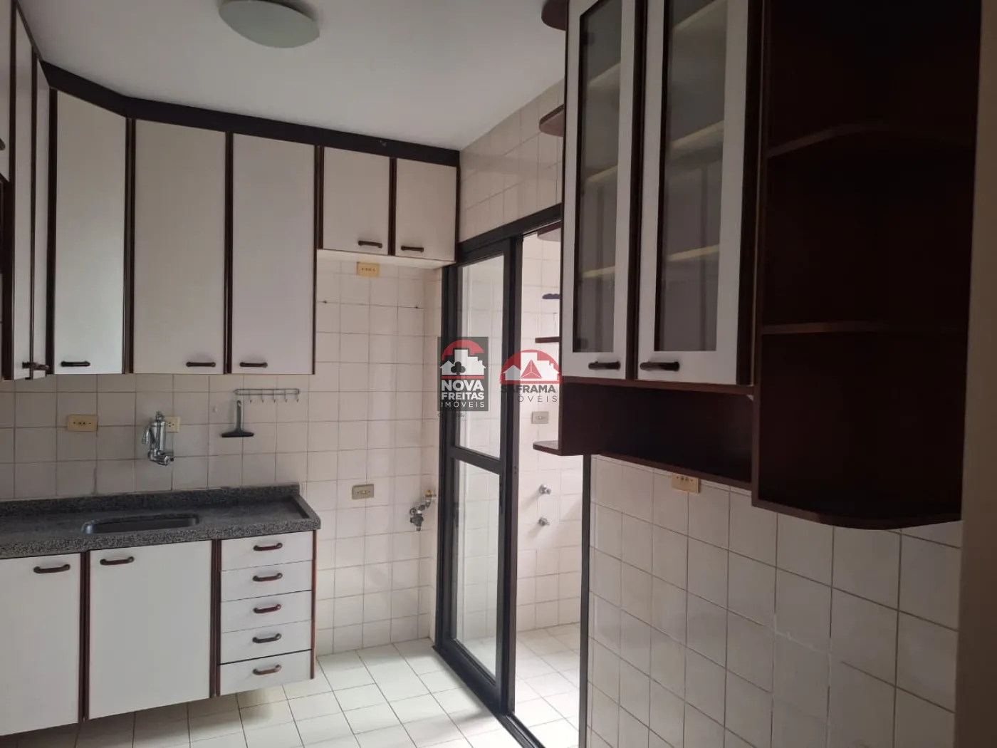 Alugar Apartamento / Padr&atilde;o em S&atilde;o Jos&eacute; dos Campos R$ 1.800,00 - Foto 13