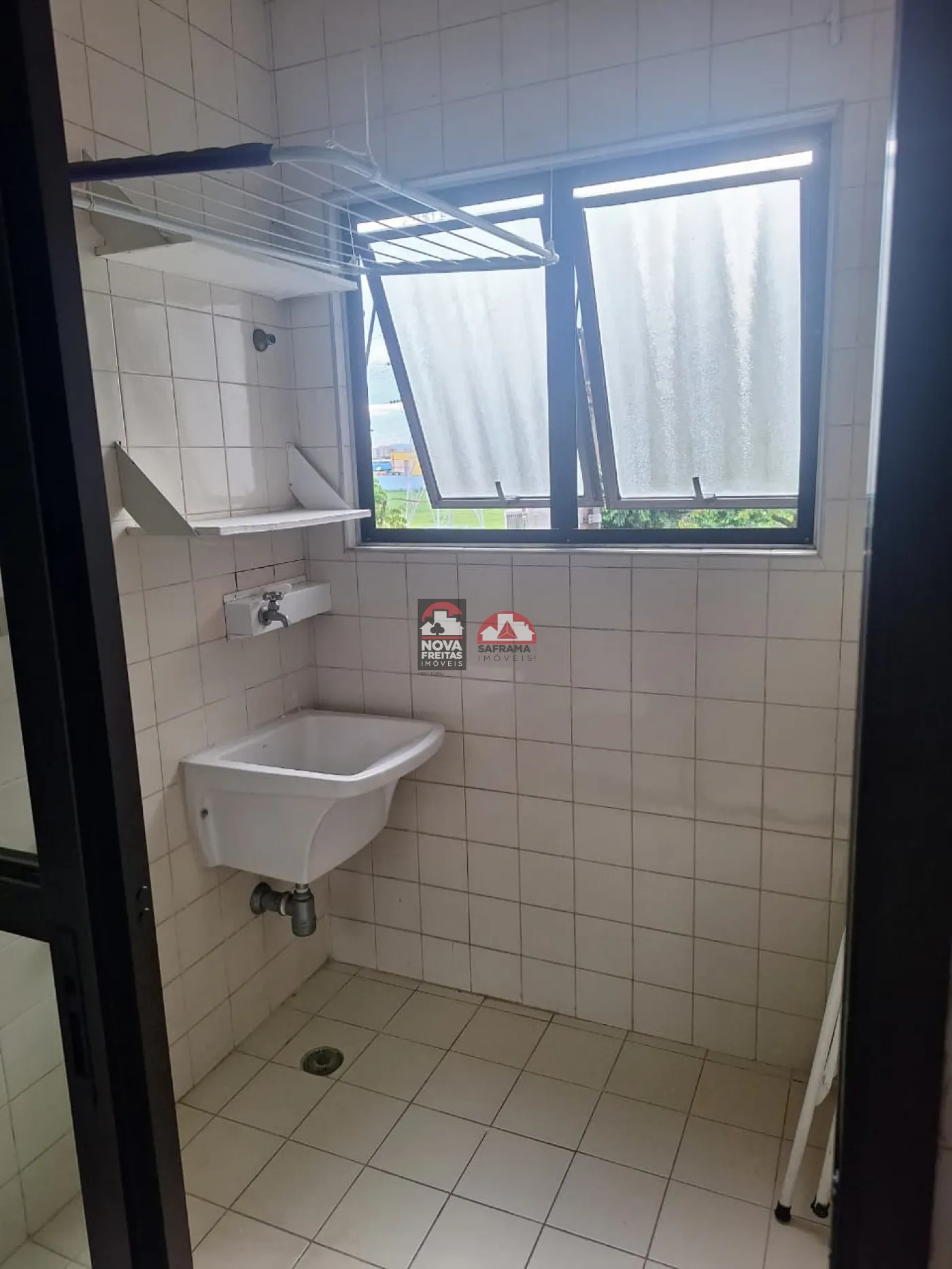 Alugar Apartamento / Padr&atilde;o em S&atilde;o Jos&eacute; dos Campos R$ 1.800,00 - Foto 18