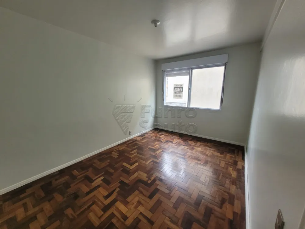 Alugar Apartamento / Padr&atilde;o em Pelotas R$ 1.500,00 - Foto 7