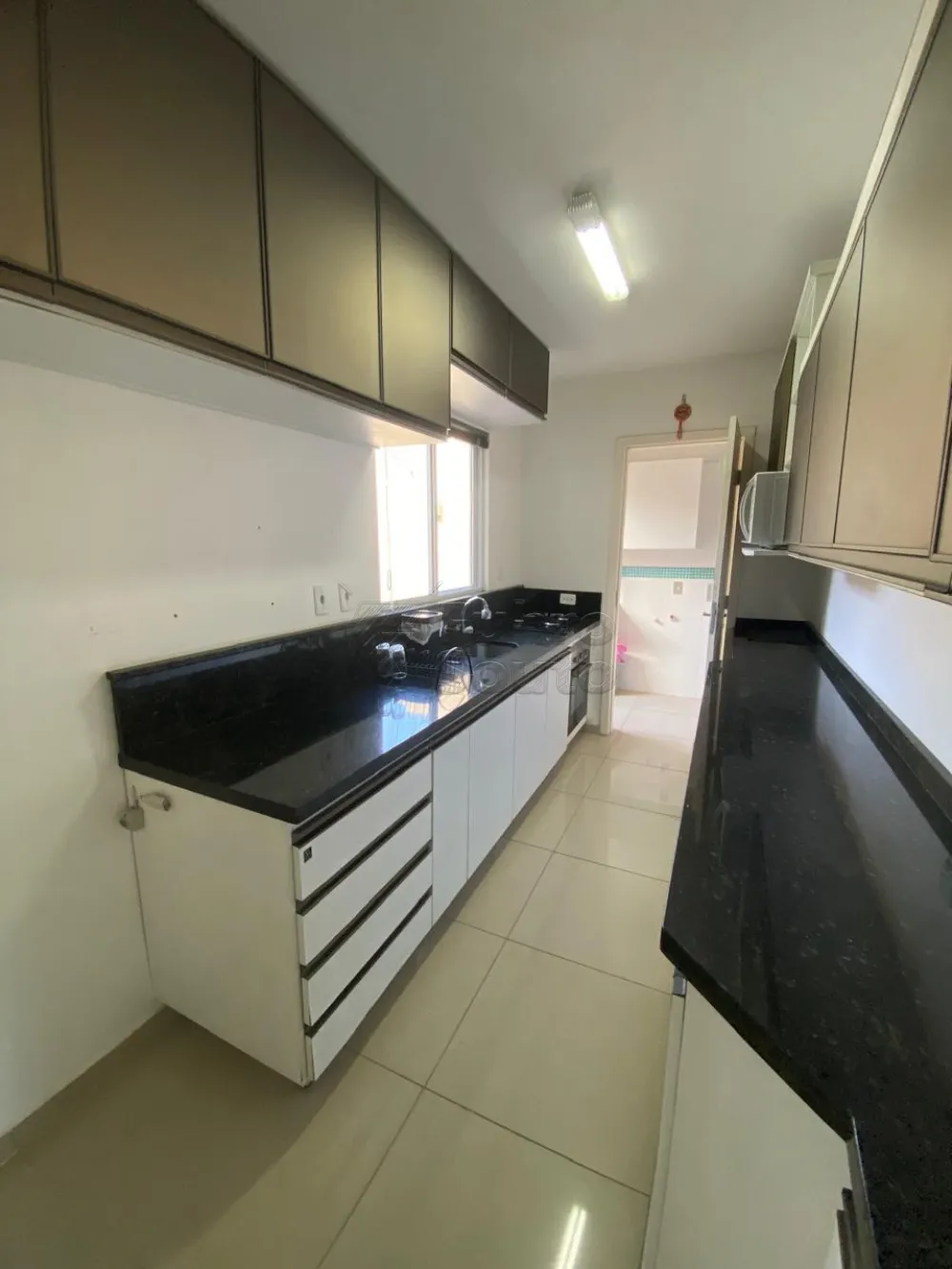 Comprar Casa / Padr&atilde;o em Pelotas R$ 460.000,00 - Foto 3