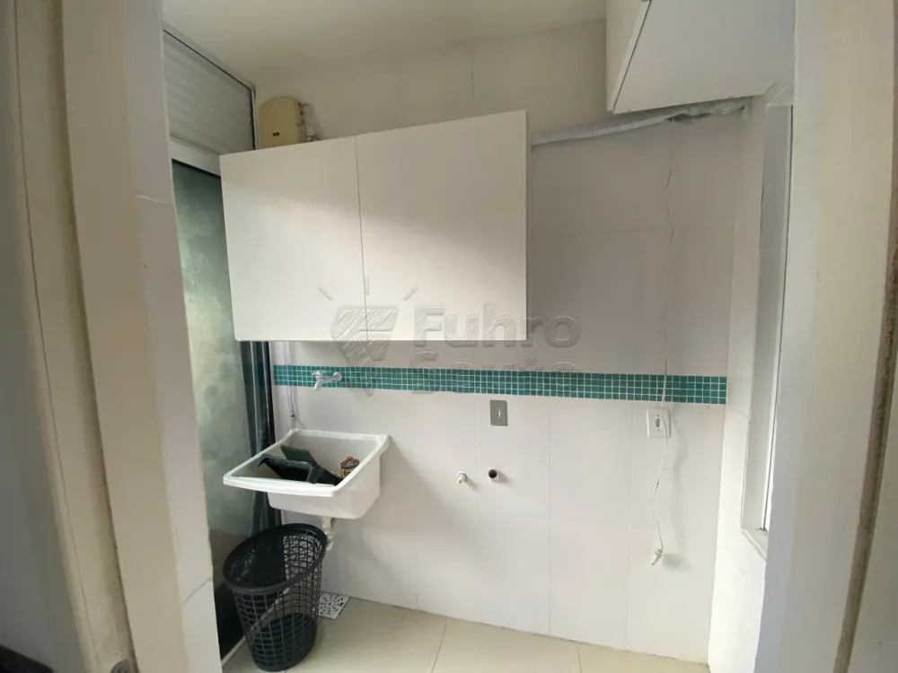 Comprar Casa / Padr&atilde;o em Pelotas R$ 460.000,00 - Foto 17