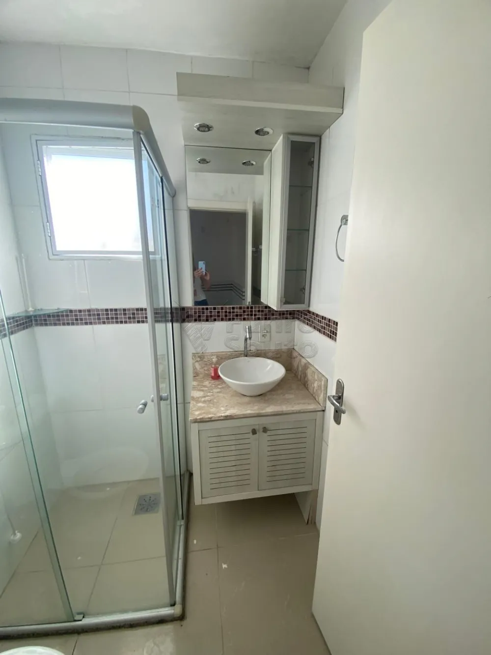Comprar Casa / Padr&atilde;o em Pelotas R$ 460.000,00 - Foto 13