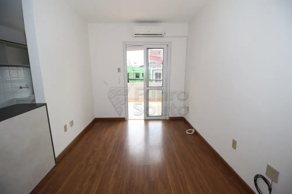 Alugar Apartamento / Padr&atilde;o em Pelotas R$ 1.200,00 - Foto 1