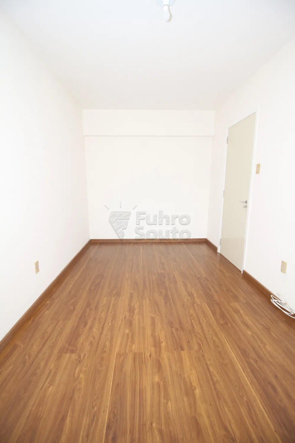 Alugar Apartamento / Padr&atilde;o em Pelotas R$ 1.200,00 - Foto 11