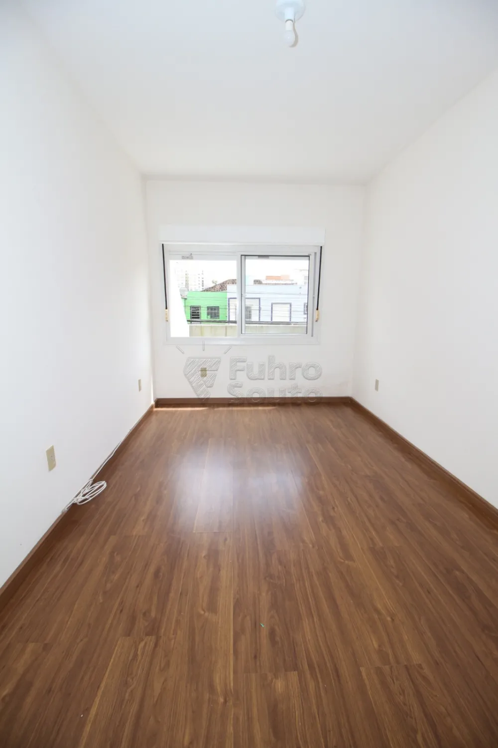 Alugar Apartamento / Padr&atilde;o em Pelotas R$ 1.200,00 - Foto 12