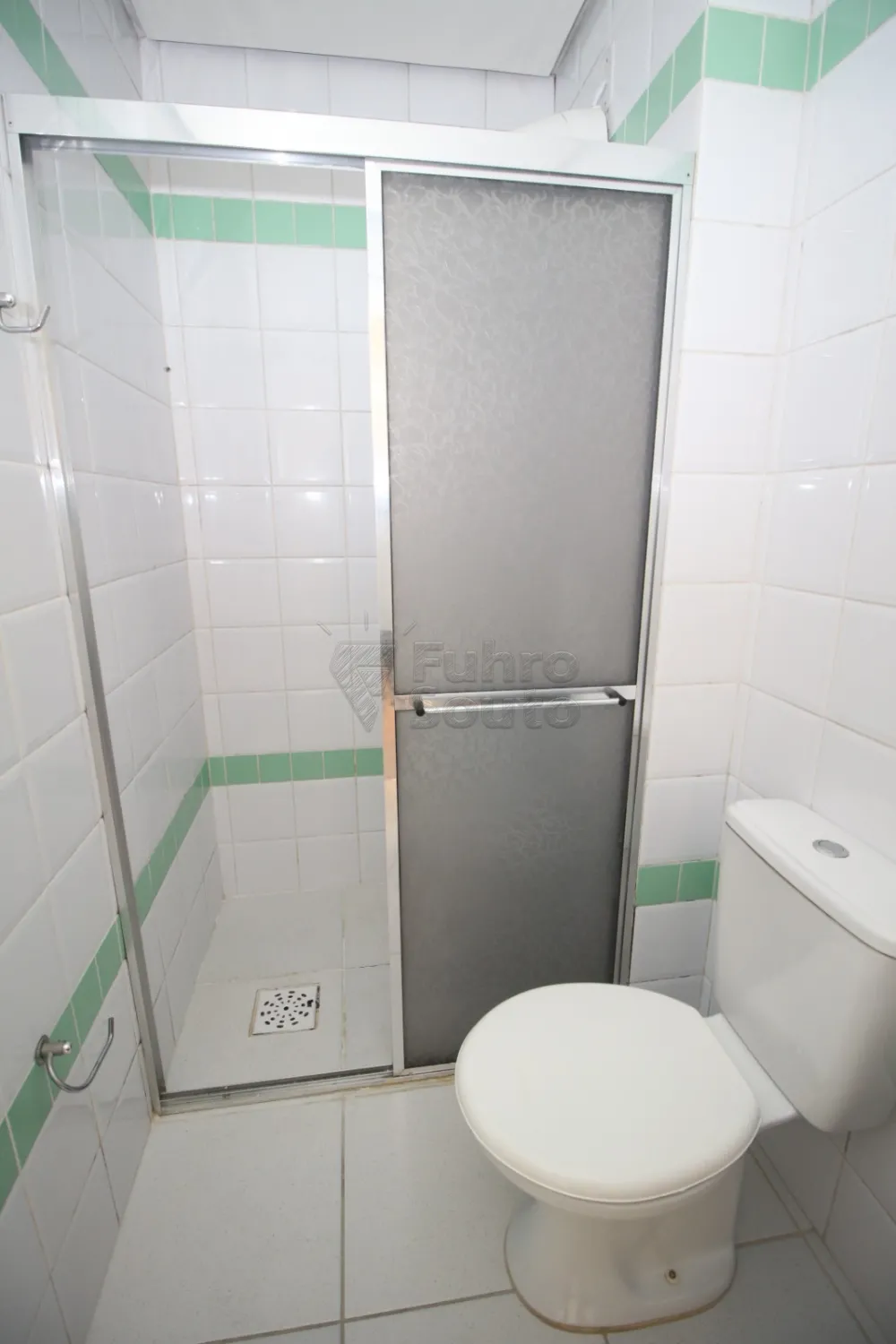 Alugar Apartamento / Padr&atilde;o em Pelotas R$ 1.200,00 - Foto 13