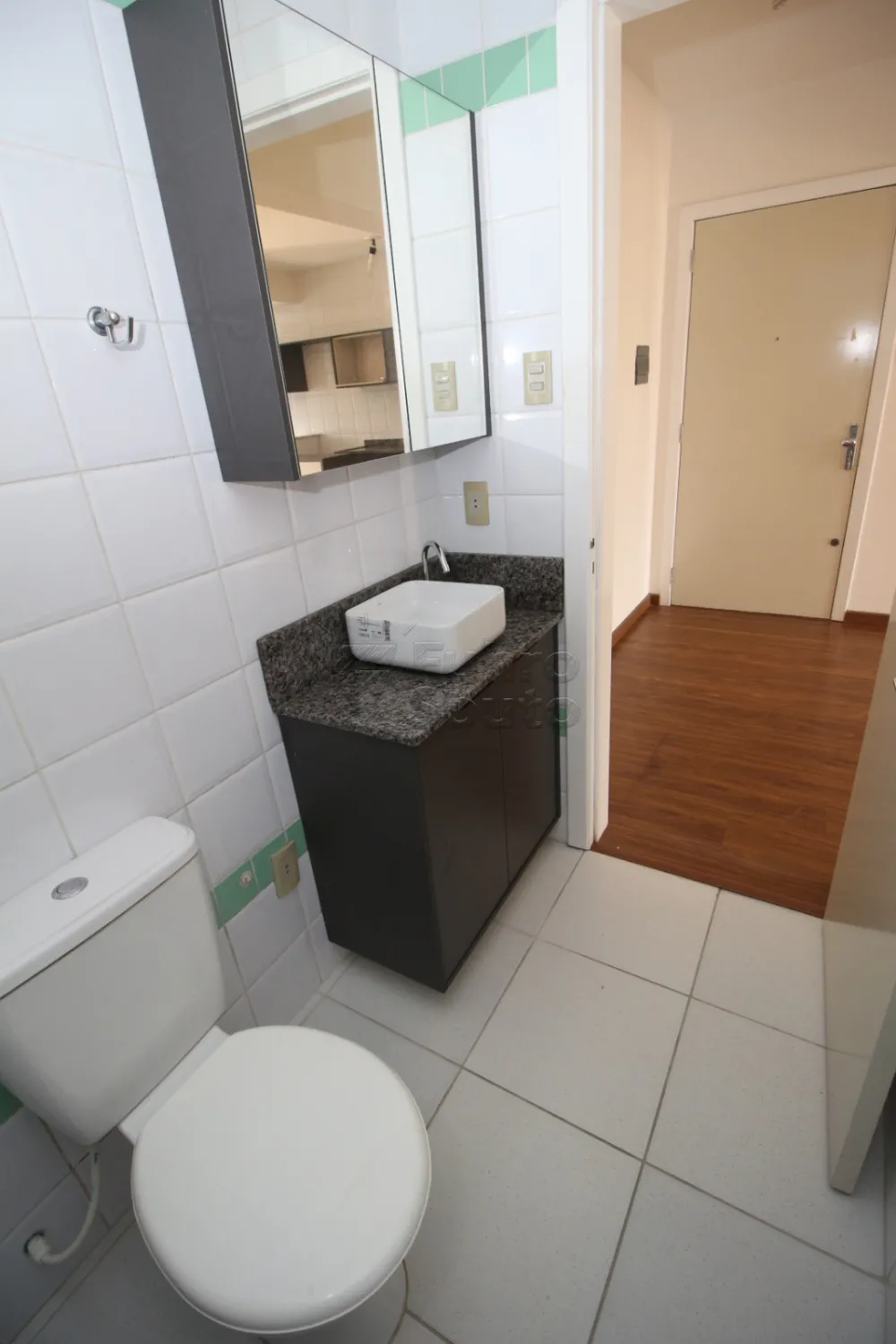 Alugar Apartamento / Padr&atilde;o em Pelotas R$ 1.200,00 - Foto 14