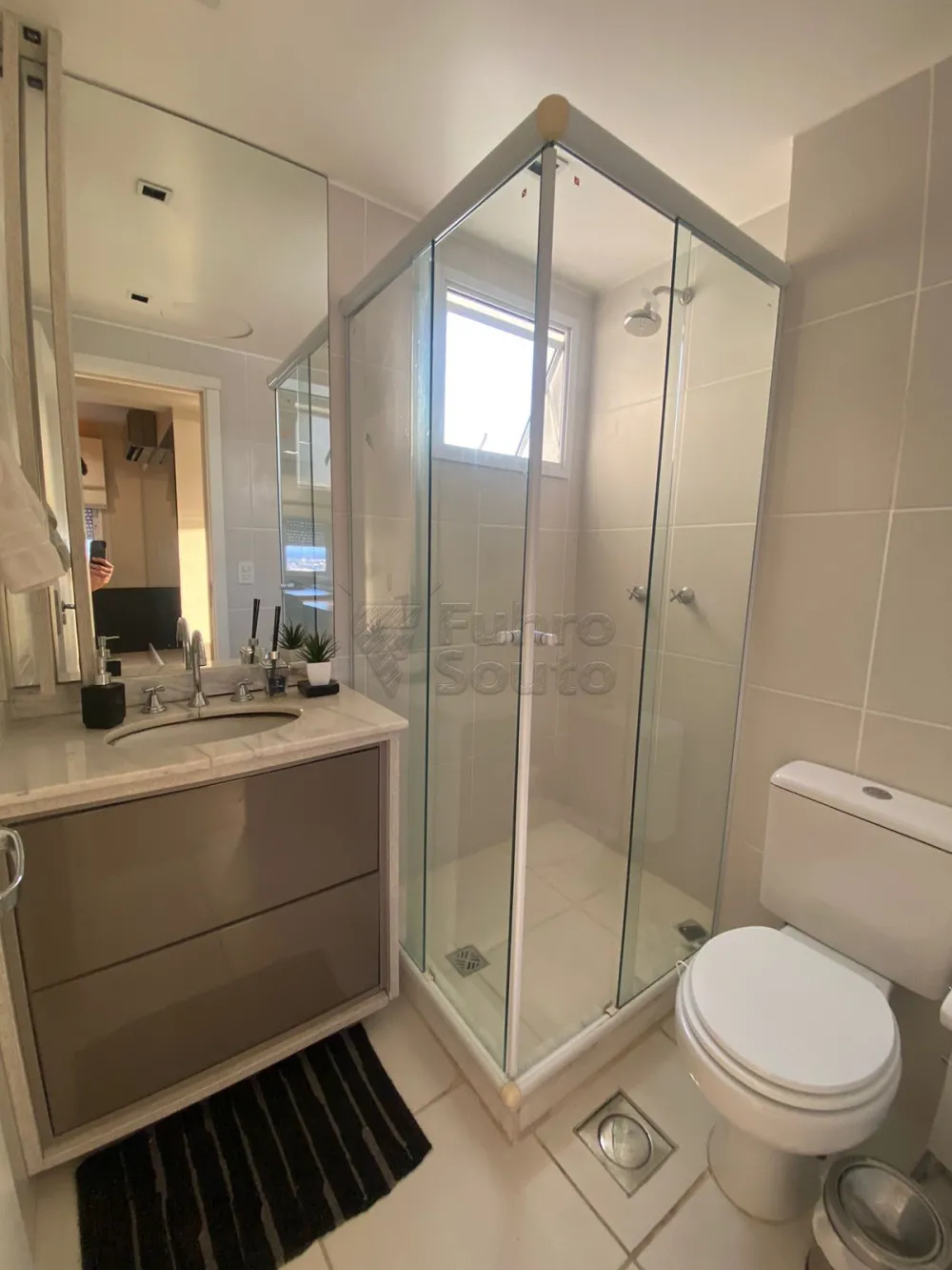 Comprar Apartamento / Padr&atilde;o em Pelotas R$ 550.000,00 - Foto 6