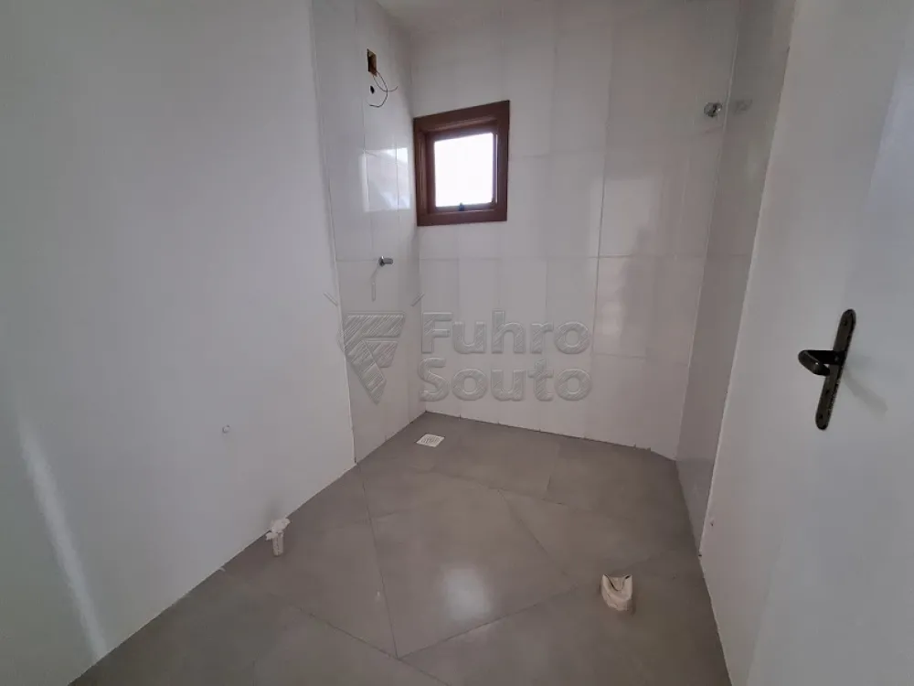 Comprar Casa / Padr&atilde;o em Pelotas R$ 850.000,00 - Foto 11