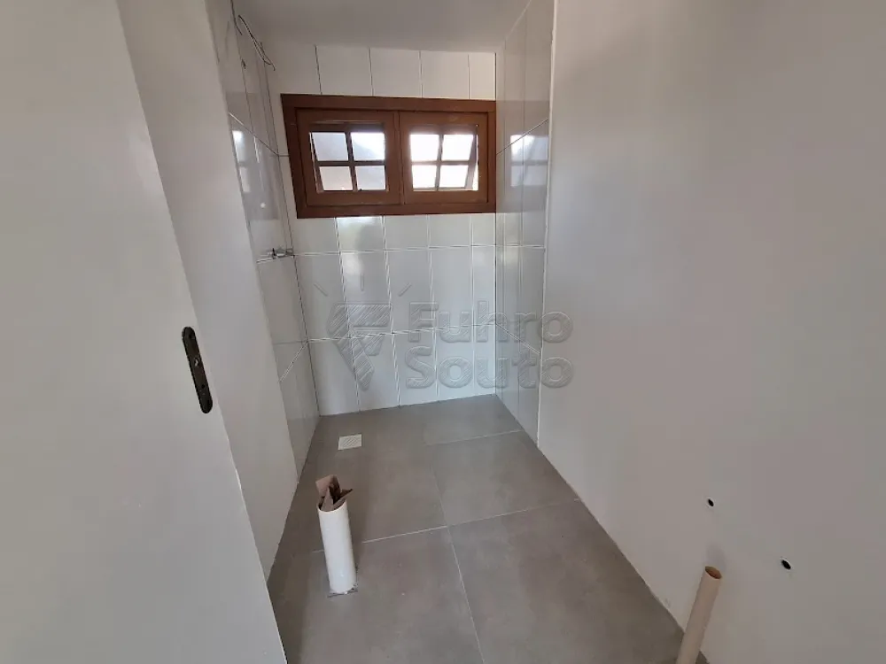 Comprar Casa / Padr&atilde;o em Pelotas R$ 850.000,00 - Foto 10