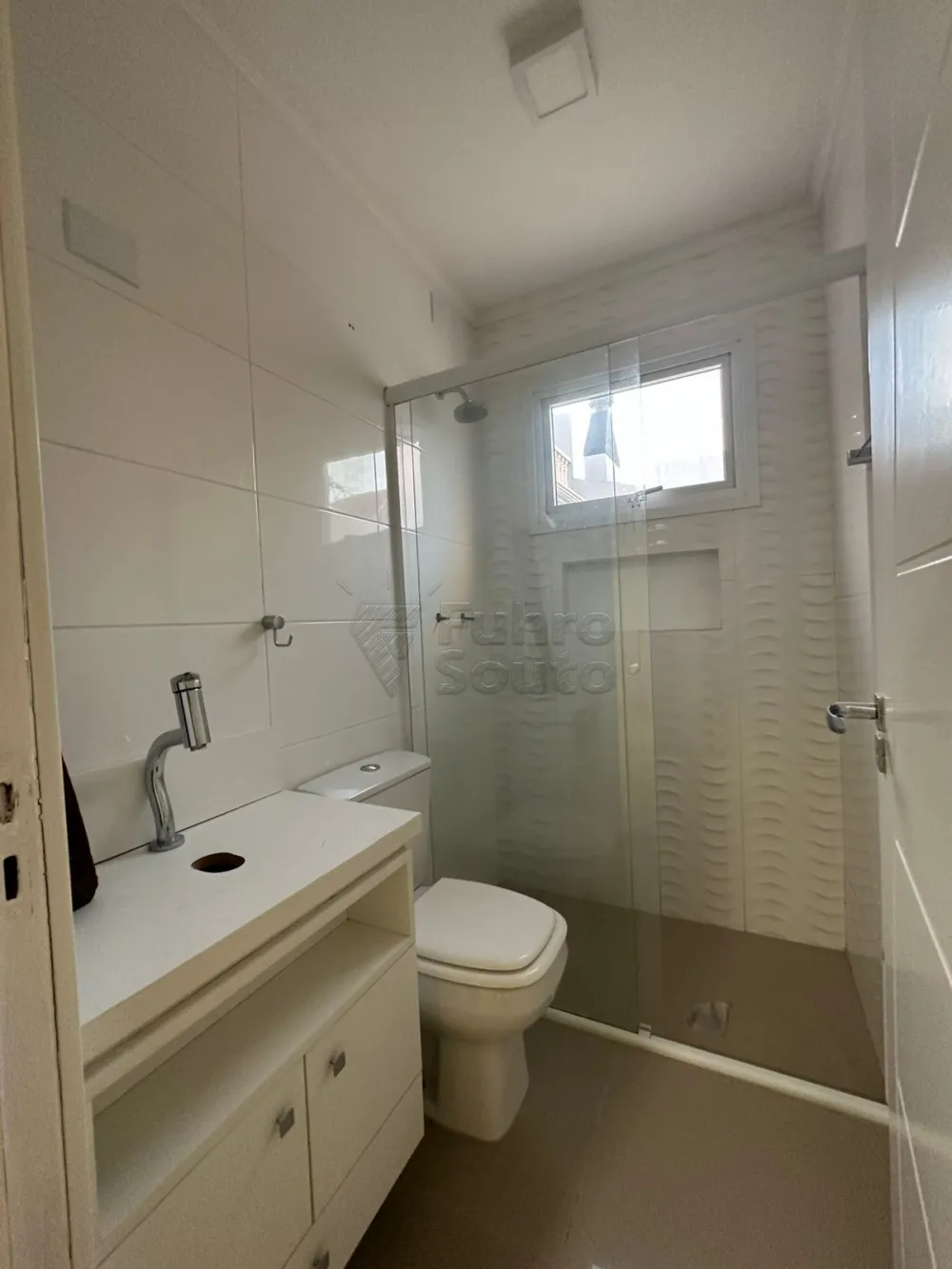 Comprar Casa / Padr&atilde;o em Pelotas R$ 1.390.000,00 - Foto 23