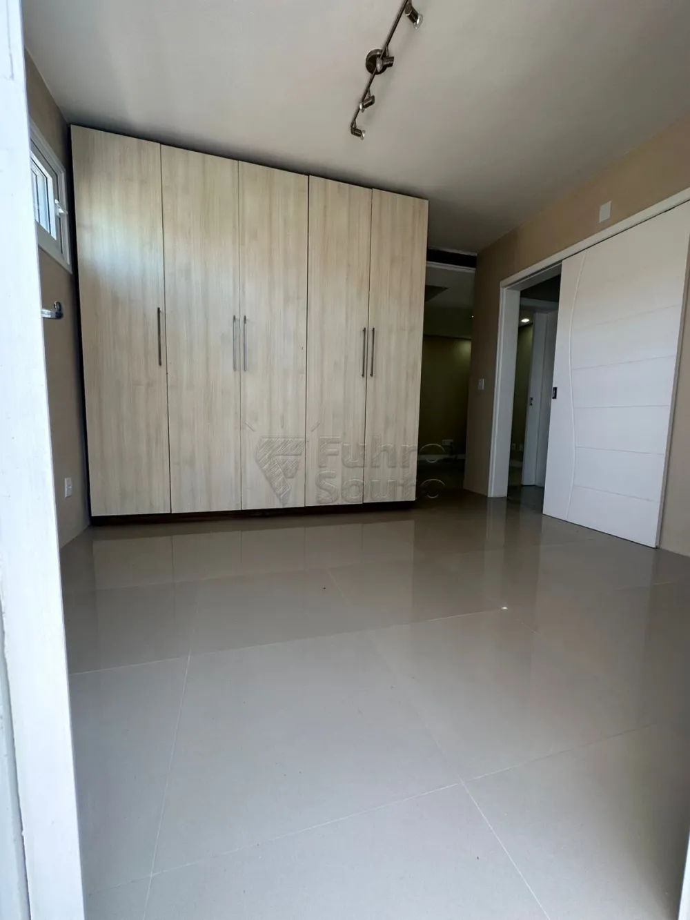 Comprar Casa / Padr&atilde;o em Pelotas R$ 1.390.000,00 - Foto 7