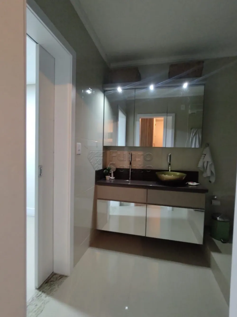 Comprar Casa / Padr&atilde;o em Pelotas R$ 1.390.000,00 - Foto 20