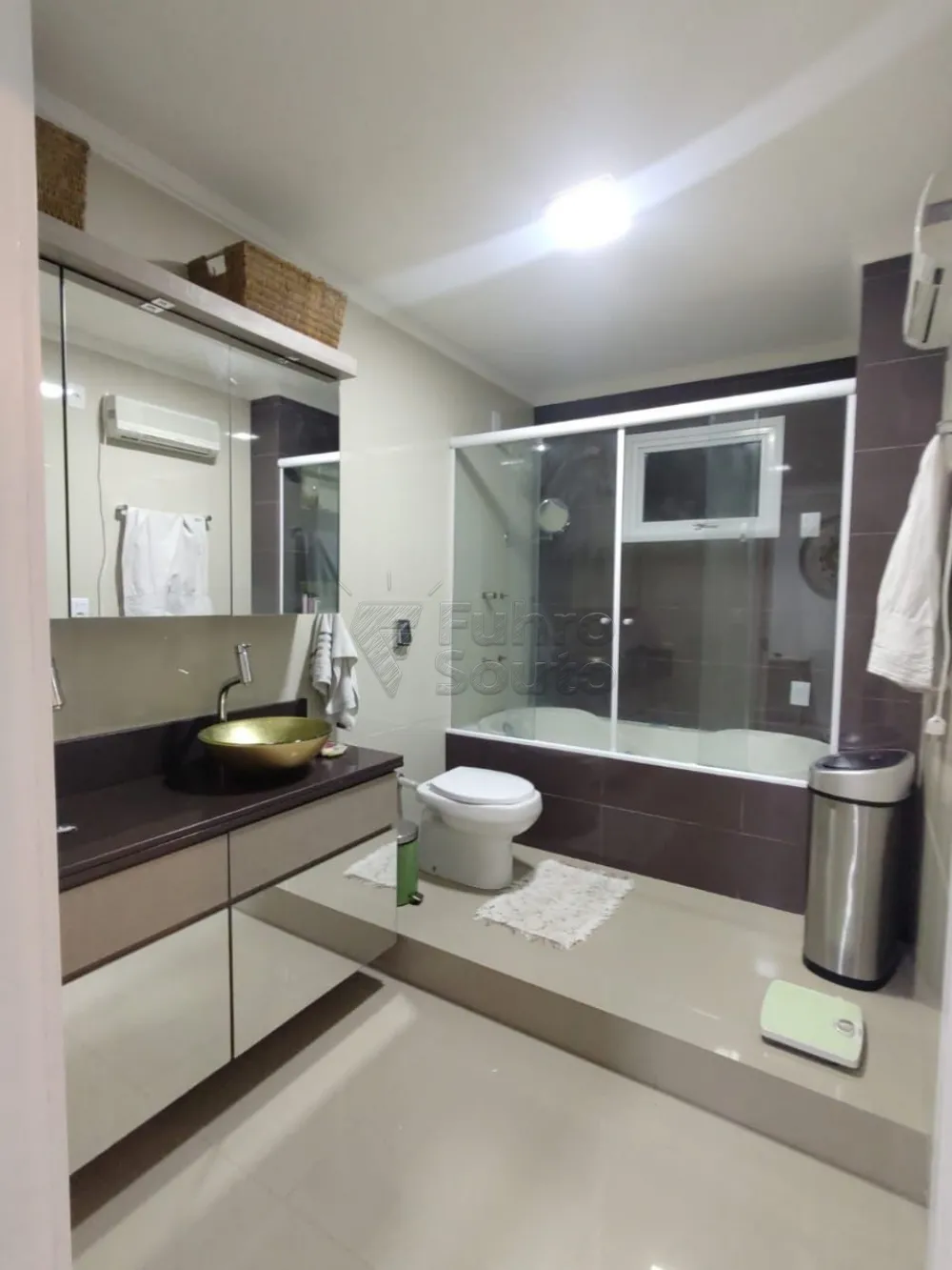 Comprar Casa / Padr&atilde;o em Pelotas R$ 1.390.000,00 - Foto 21