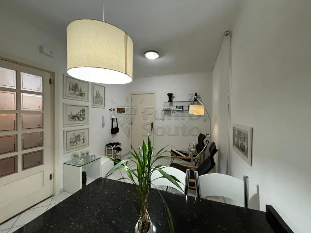 Comprar Apartamento / Padr&atilde;o em Pelotas R$ 640.000,00 - Foto 2