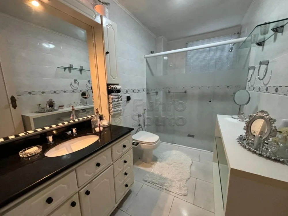 Comprar Apartamento / Padr&atilde;o em Pelotas R$ 640.000,00 - Foto 10