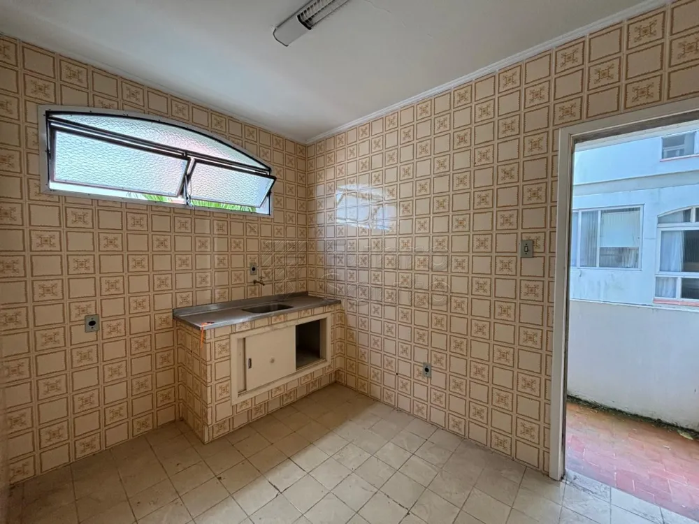 Comprar Apartamento / Padr&atilde;o em Pelotas R$ 200.000,00 - Foto 2